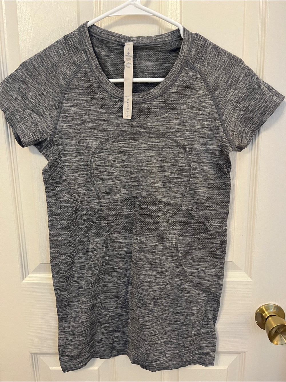 lululemon athletica Heather Gray Short-Sleeve Seamless Performance Tee